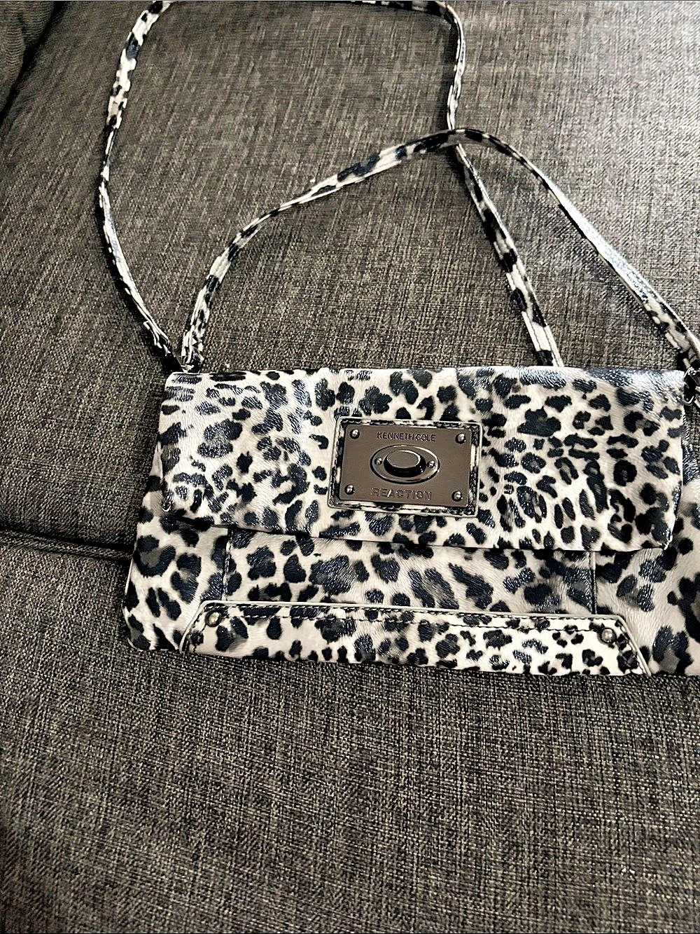 Kenneth Cole Reaction Leopard Print Shoulder Bag Like New